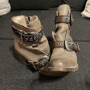 Selina freebird boots